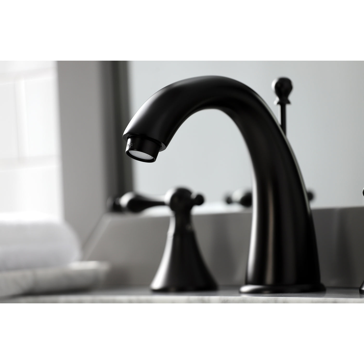 Elements of Design ES2975NL Widespread Bathroom Faucet with Brass Pop-Up, Oil Rubbed Bronze